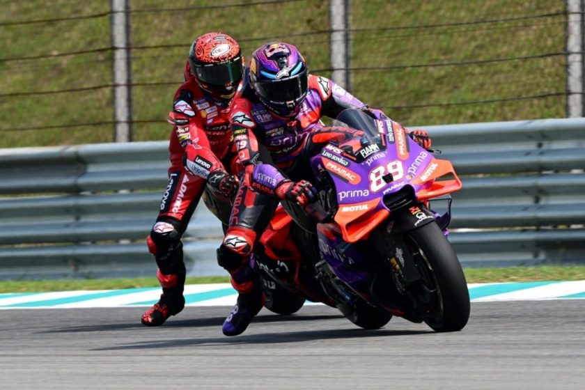 MotoGP podcast: Title rivals' frenzied Sepang duel explained