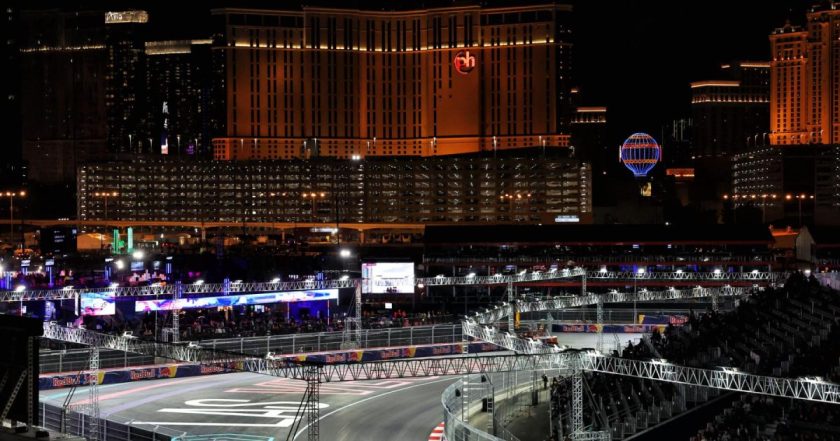 Start time of qualifying for the 2024 F1 Las Vegas GP