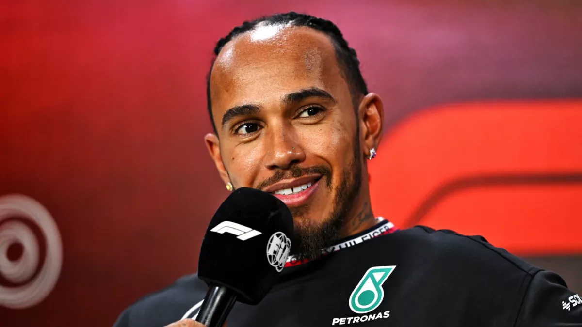 Reviving Legends: Lewis Hamilton Honors Ayrton Senna with Iconic McLaren F1 Demonstration at Brazil GP