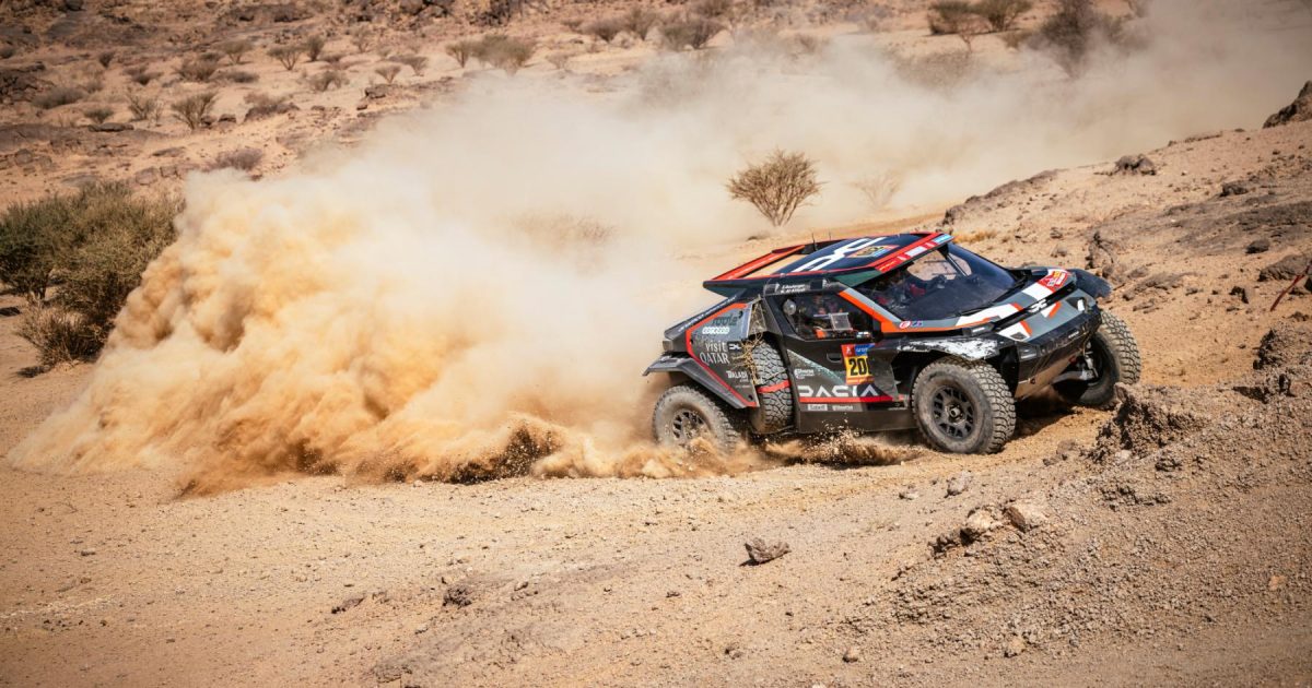 Toyota takes advantage as Dacia's last Dakar hope dashed