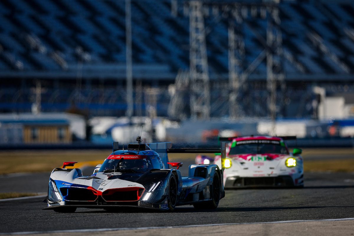 Van der Linde Dominates Daytona: BMW's Victory at the Roar Session