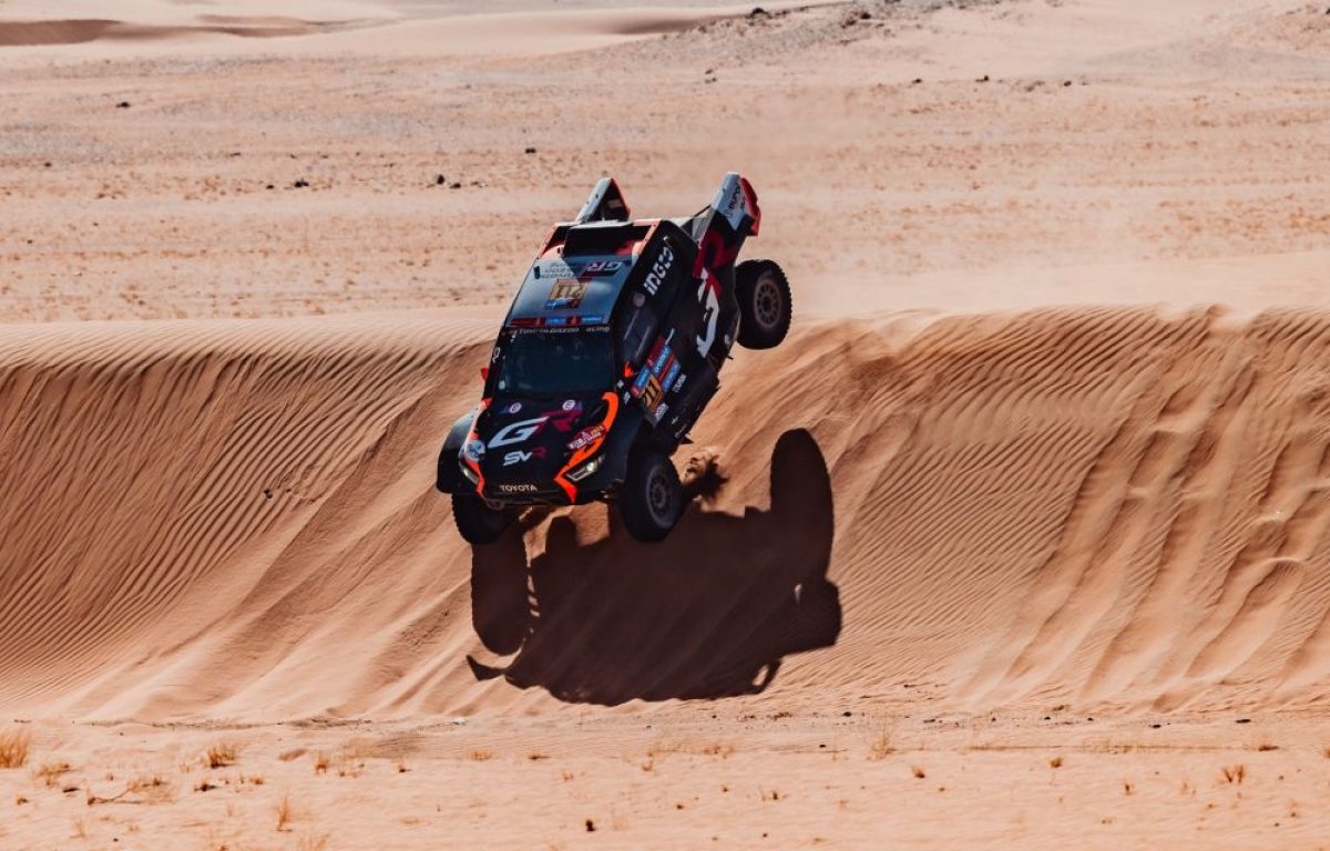 Showdown in the Sands: Lategan Surges to the Front in Dakar Rally