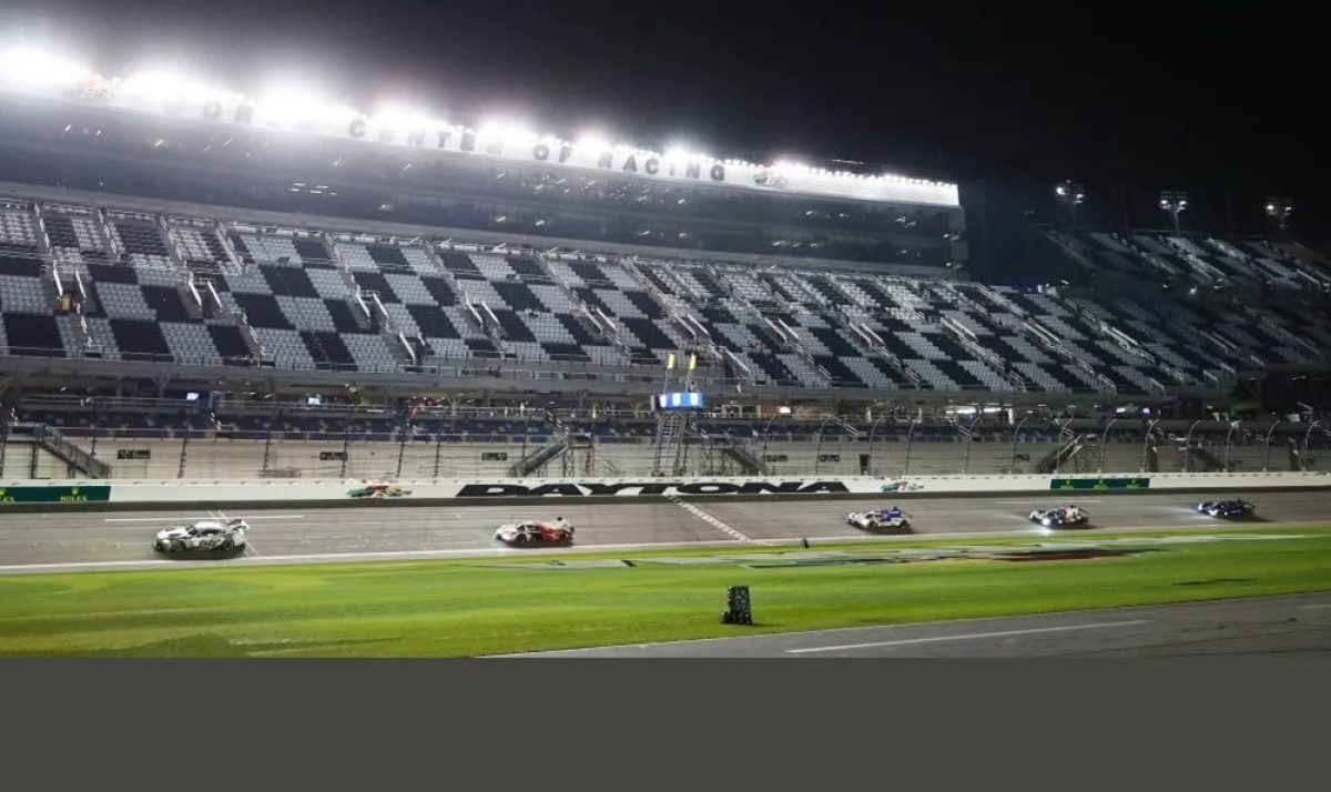 Dynamic Rolex 24 Action: Penske Porsche Dominance and Winward Racing Triumph in Hour 16