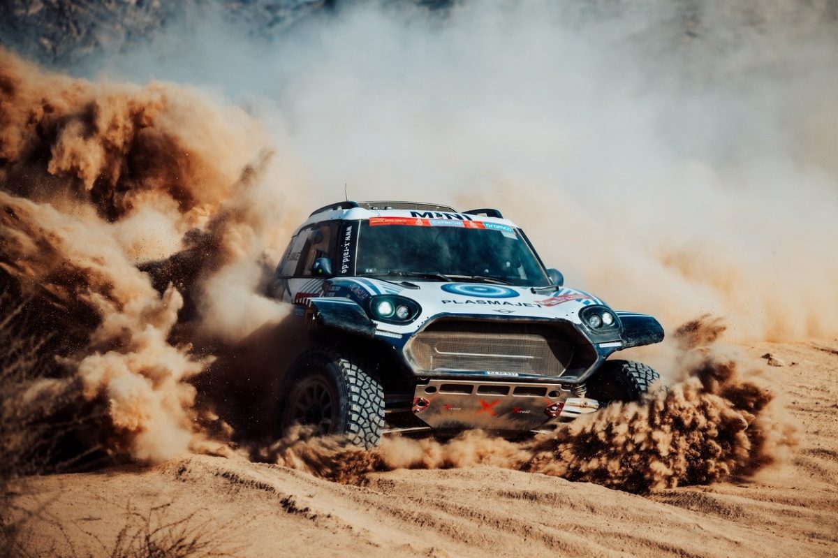 SuperMini wins Dakar stage 1