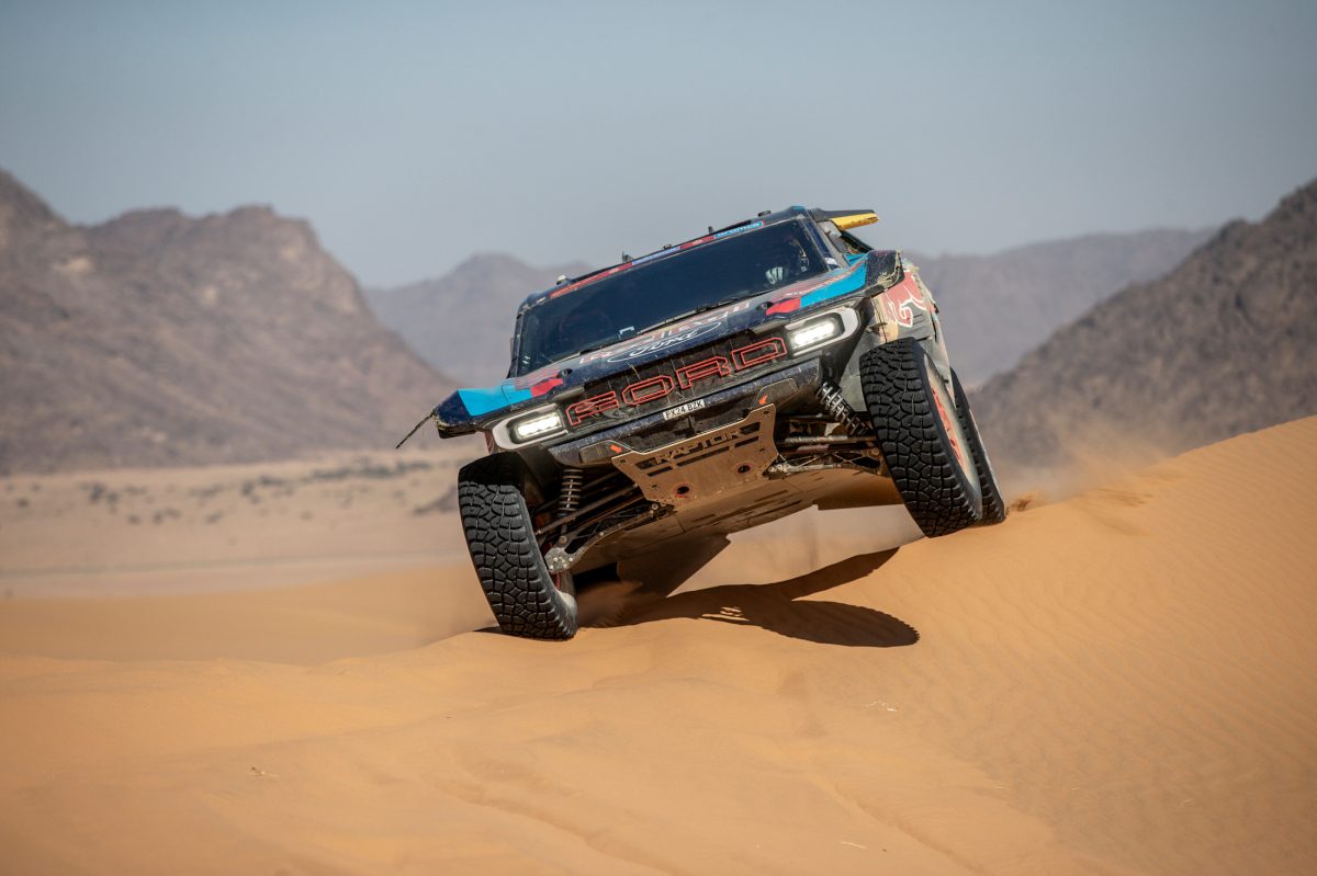 Driving to Glory: Nani 'Roams' the Dunes to Victory, Henk Lategan Regains Overall Lead!