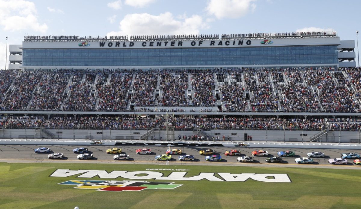 NASCAR plans talks with NFL to avoid Daytona/Super Bowl clash