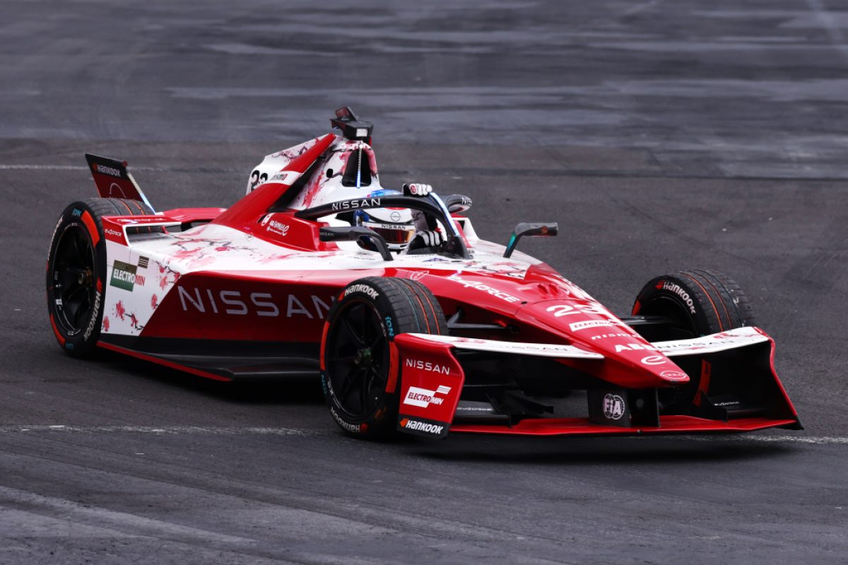 Rowland Dominates as Nissan Secures 1-2 Finish in Jeddah E-Prix Practice