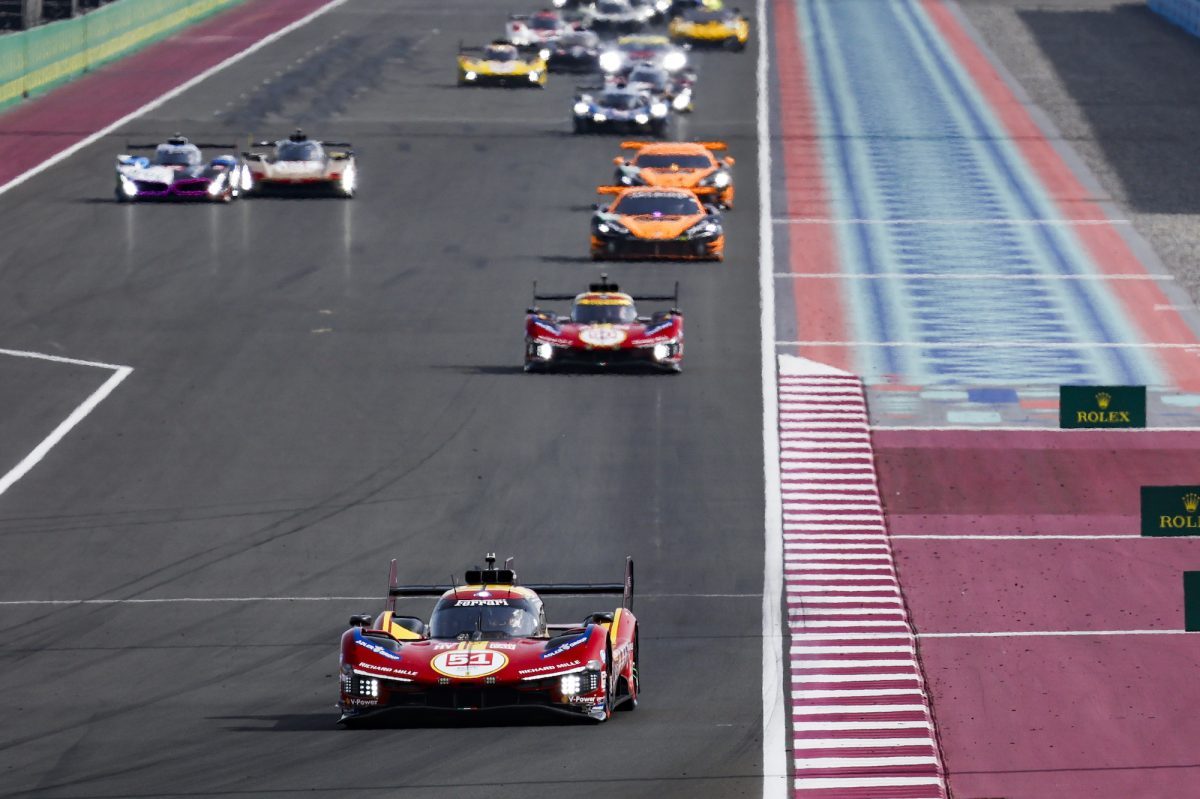 Ferrari leads 1-2 after first pitstops at Qatar, an hour in