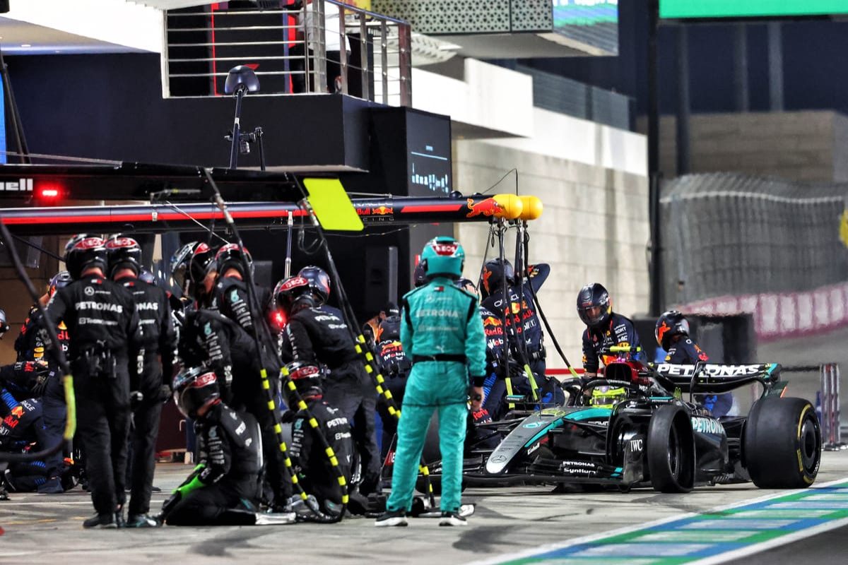 Decoding the Mysteries of Pirelli: Insights on Hamilton and Sainz Tyre Failures in F1