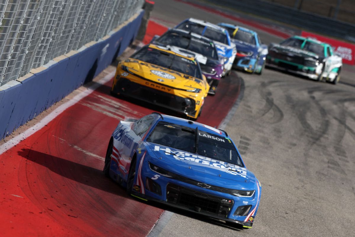 Two Larson crew members suspended for lost wheel at COTA