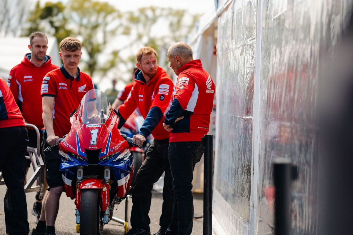 2025 Isle of Man TT: Monday Practice LIVE UPDATES