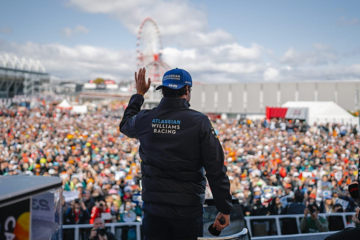 Williams Takes Center Stage: Winning the Crown for Best Live Experience at The Race Media Awards