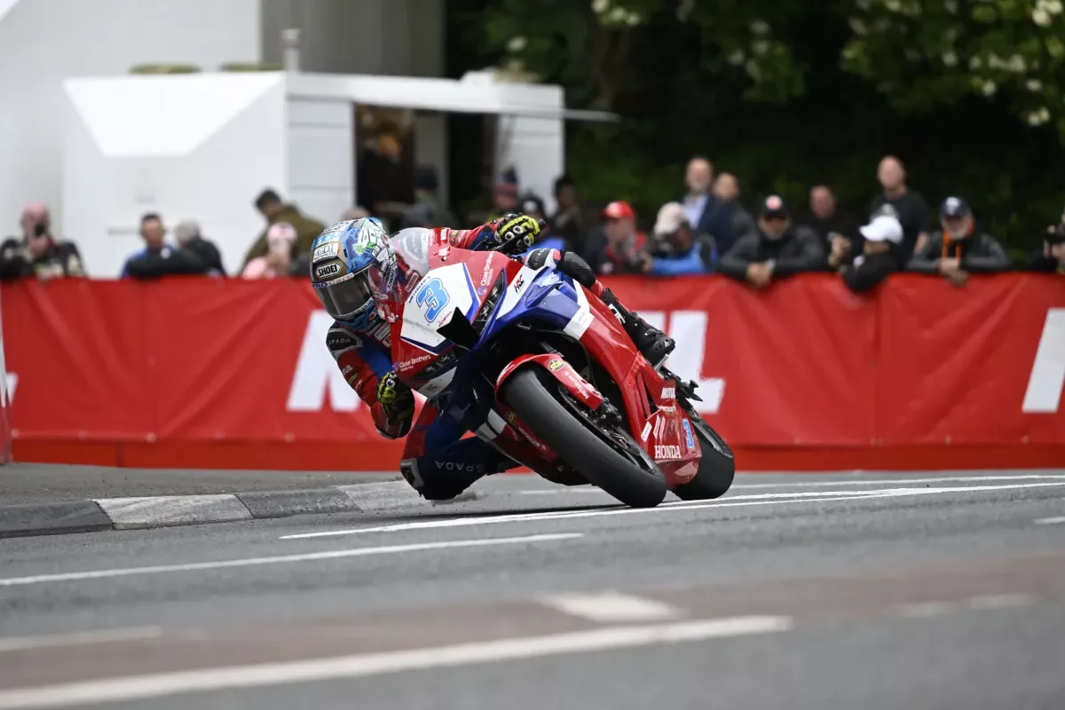Isle of Man TT's early pacesetter's sending an ominous message