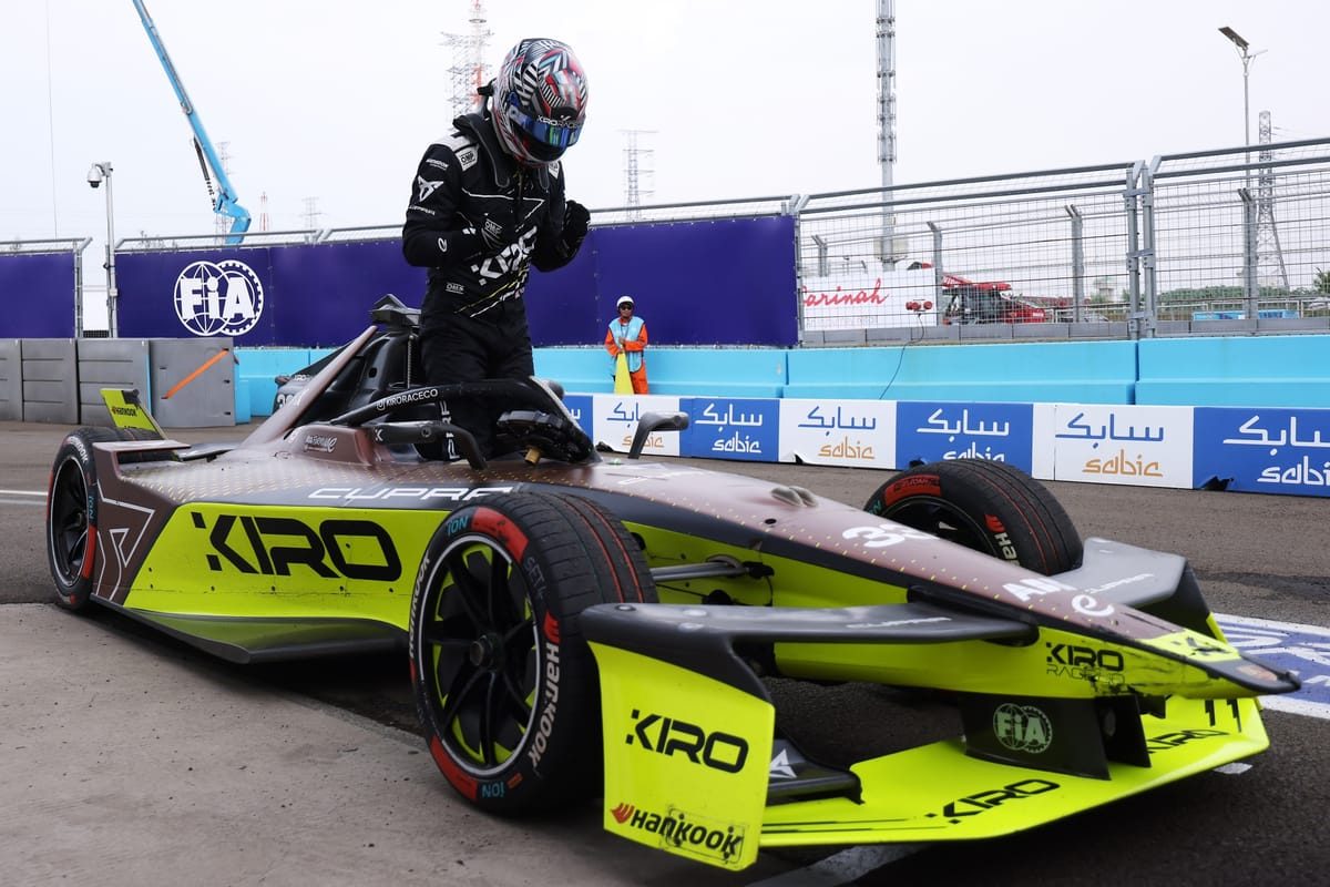 Ticktum takes first Formula E win as Dennis + De Vries clash