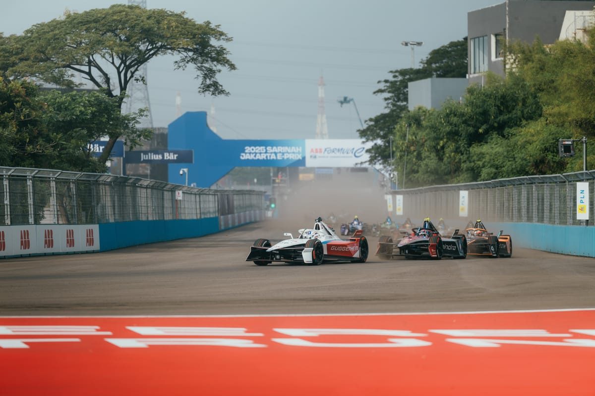 Unearthing Drivers' Fears: A Deep Dive into the Controversial Dennis-De Vries Clash