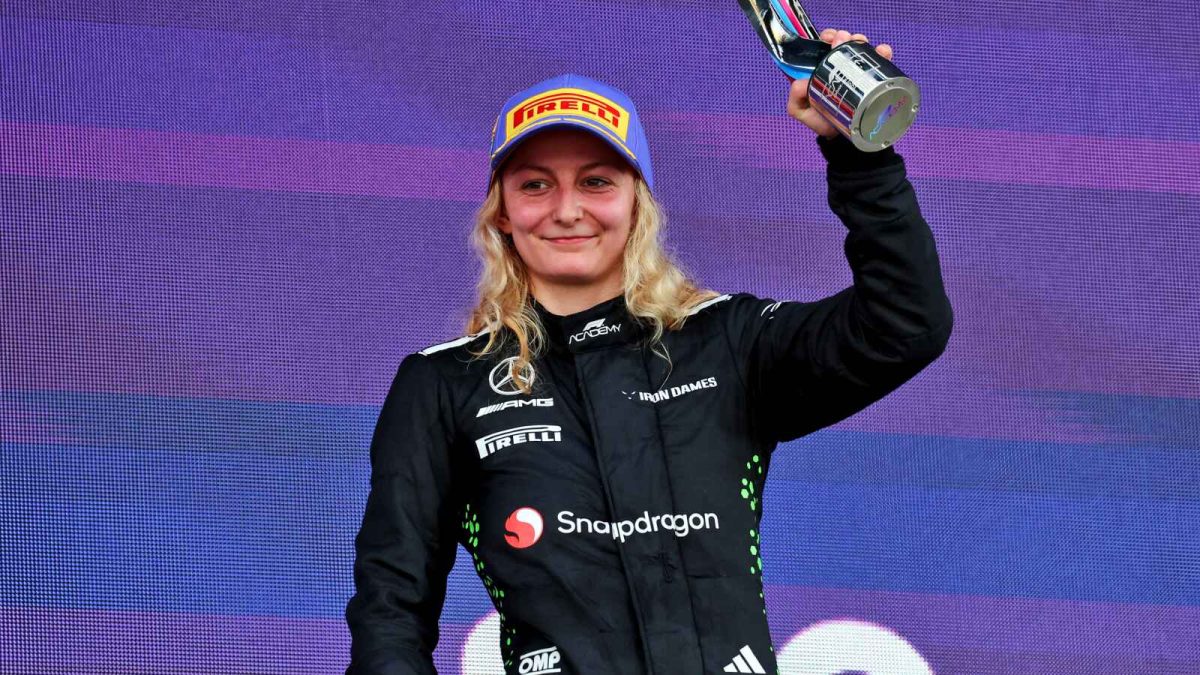 Doriane Pin pounces after Red Bull team-mates collide to win F1 Academy Race 1 in Canada