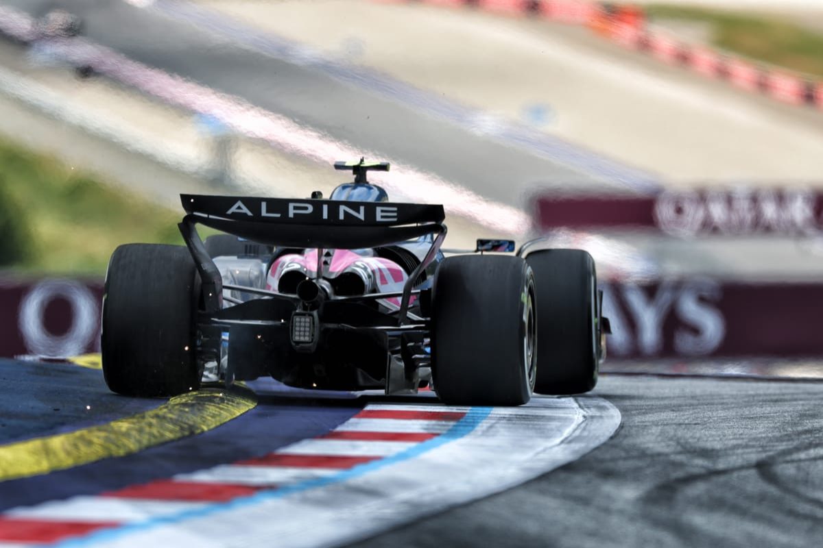 Analyzing Alpine F1's Stray: Szafnauer's Insight