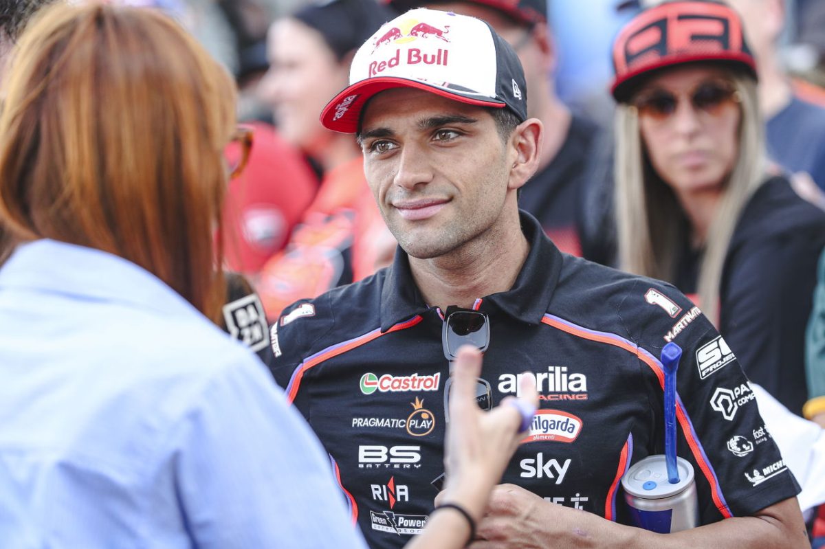 Dorna boss: Jorge Martin "can't race elsewhere" unless Aprilia deal is resolved