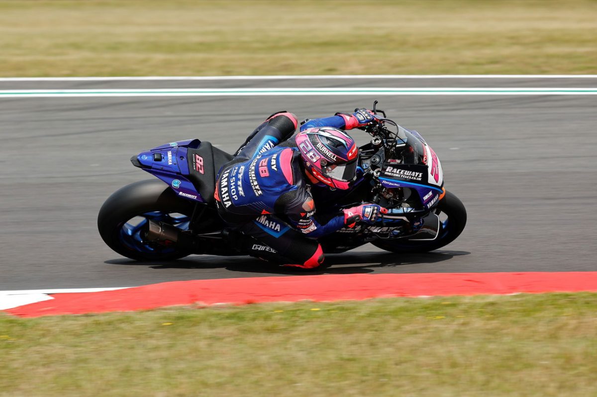 Bradley Ray able to “creep away” in dominating race win at Snetterton