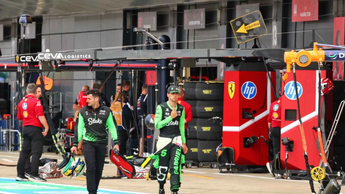 Strengthening Spirits: Lewis Hamilton's Gesture of Support for Gabriel Bortoleto After F1 British GP DNF