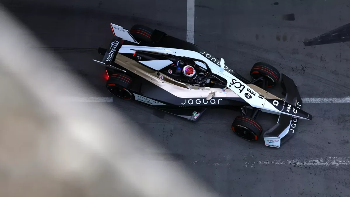 Electric Excitement in London: Mitch Evans Secures Pole Position for Formula E Season Finale