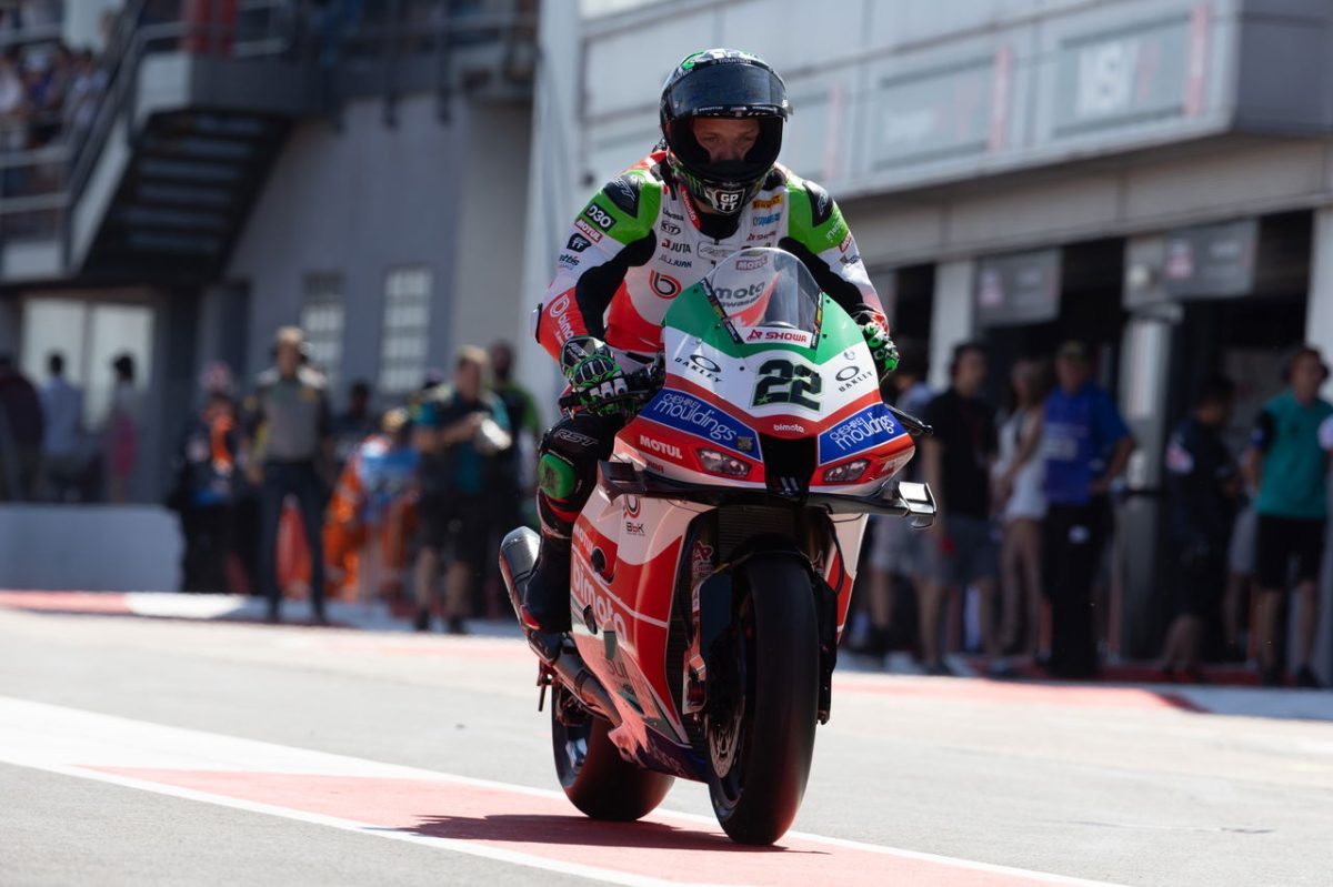 Alex Lowes Out of UK WorldSBK Title Contention After Race 1 Crash