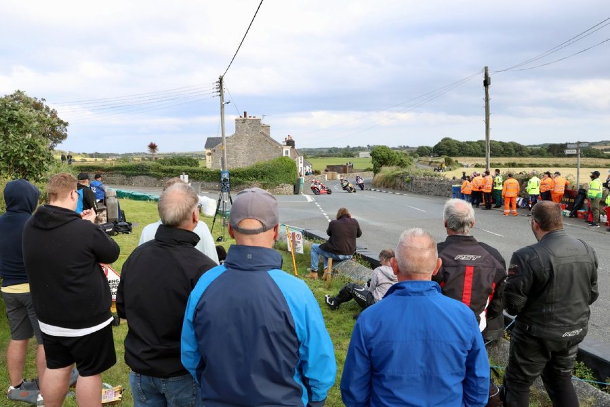 Fierce Competition Begins: Southern 100 Practice Halted as Rider Regains Consciousness