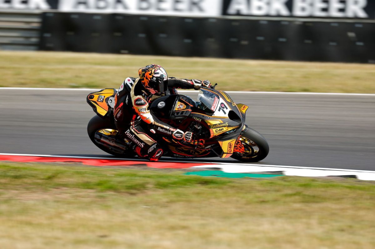 Racing Into the Future: Dominant Performances at Knockhill in 2025 British Superbikes Practice