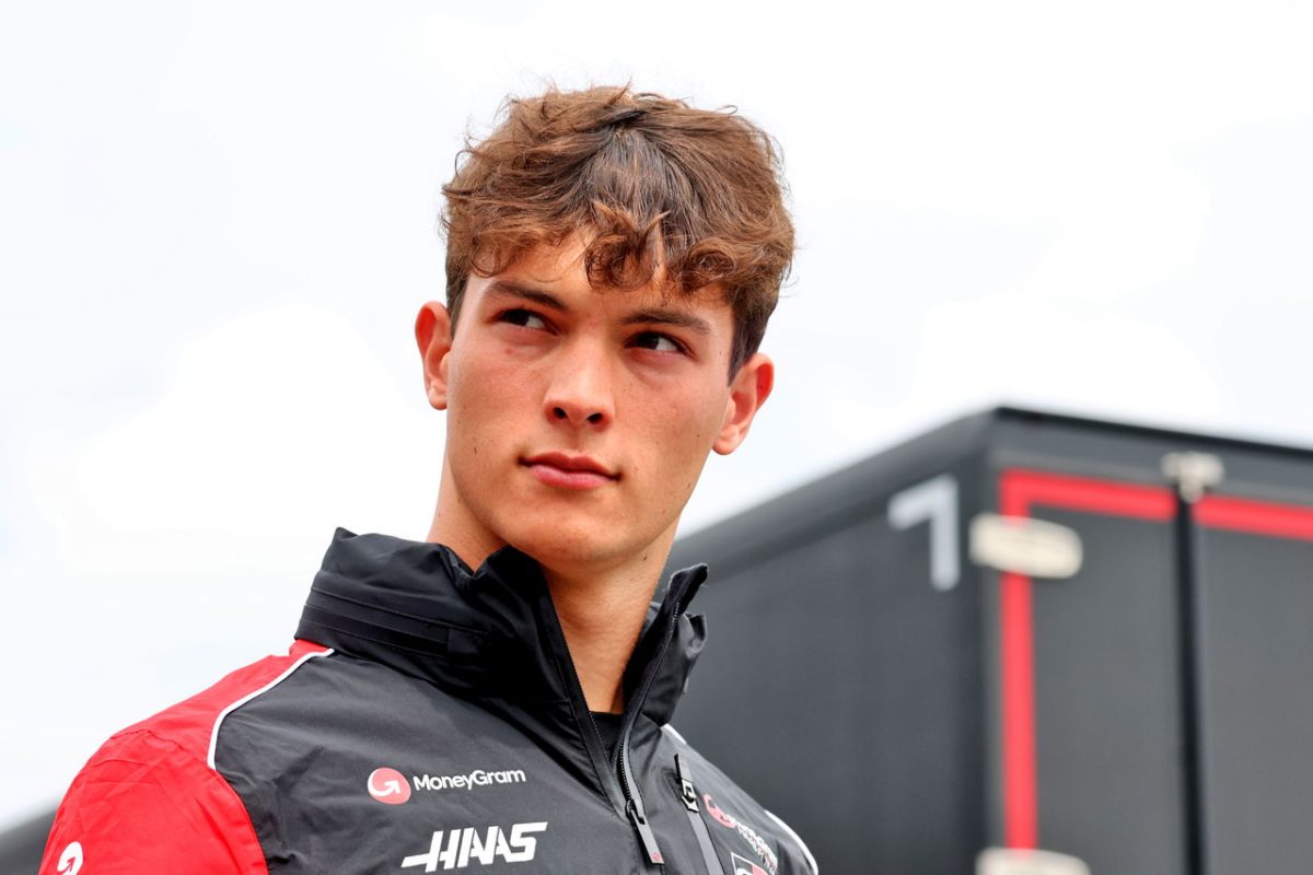 Reviving Glory: Underdog Driver Triumphs Over Elite Rival in Track Battle