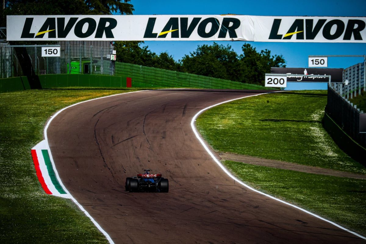 Race abandoned after 15-car pileup causes chaos