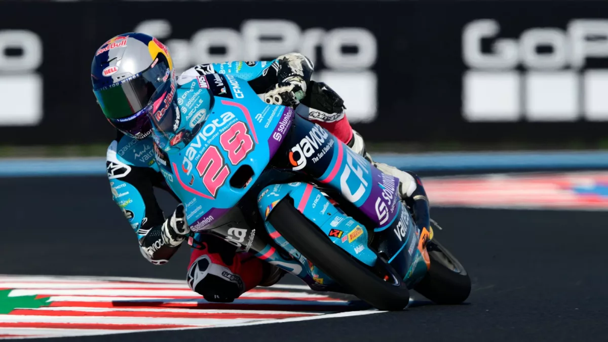 Thrilling Triumph: Maximo Quiles conquers Hungarian Moto3 in a nail-biting photo finish