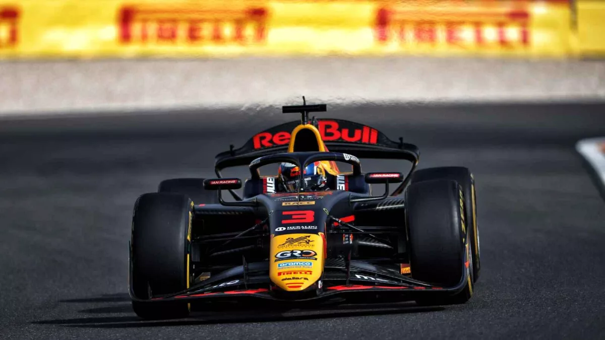 Pepe Marti Holds off Alex Dunne in Thrilling Hungary F2 Sprint Victory