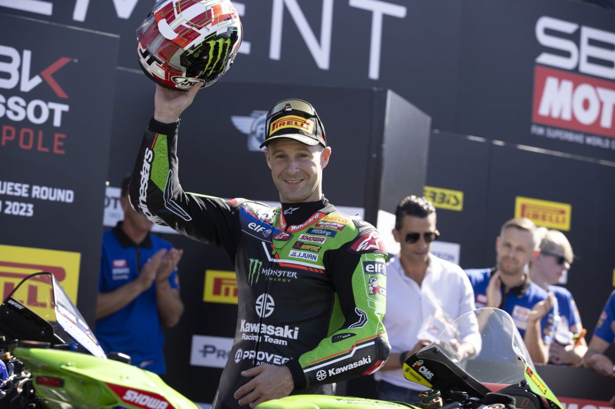 Kawasaki Honors Jonathan Rea with Touching Tribute from Team Leaders