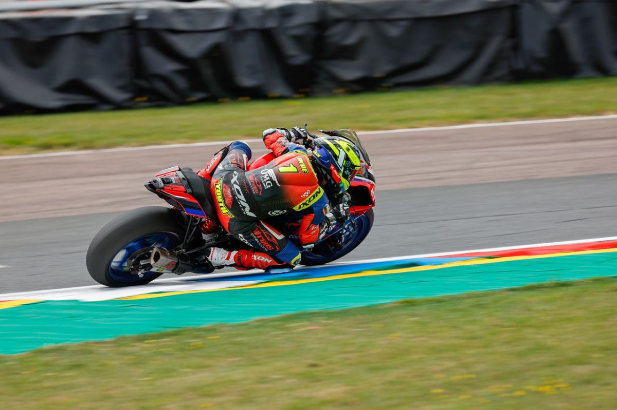 Revving Up the Rivalry: Kyle Ryde vs. Bradley Ray at Cadwell Park BSB