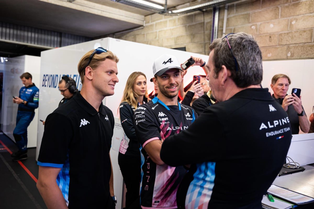 Revving Up the Grid: McLaren Eyes Alpine Driver in Potential Deal