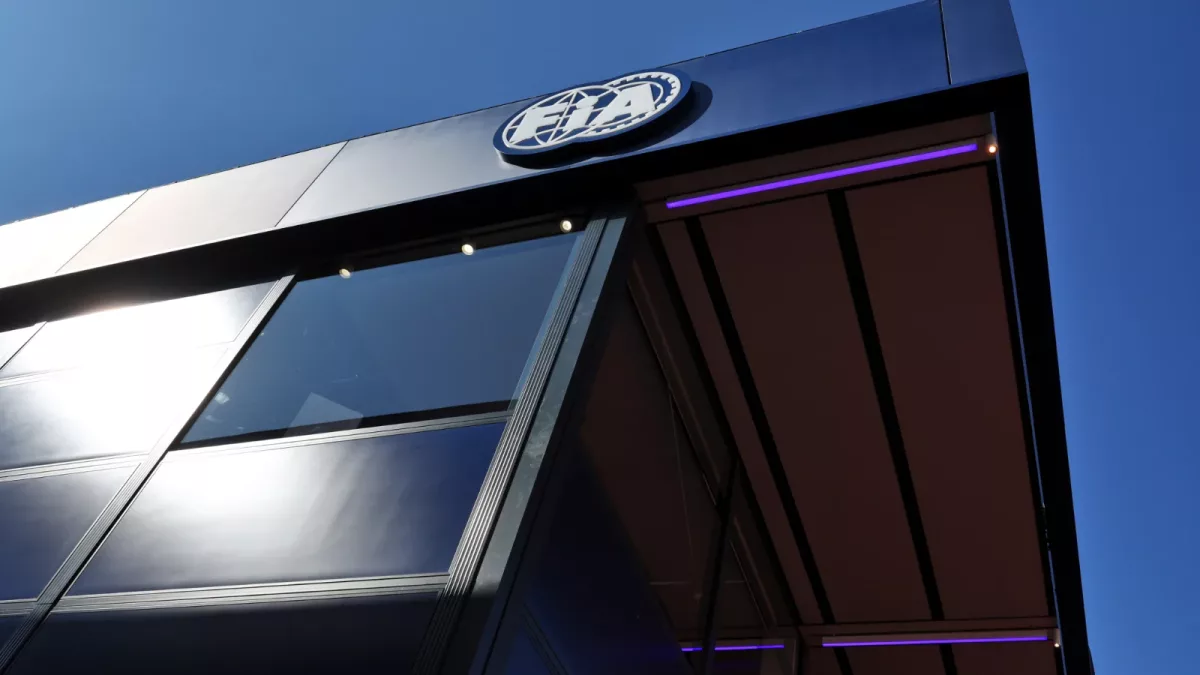 Revving Up for Renewal: FIA's Groundbreaking Meeting with F1 Teams to Discuss V8 Engine Comeback