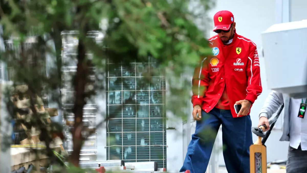 Lewis Hamilton ask fans for ‘prayers’ amid worrying update on Roscoe