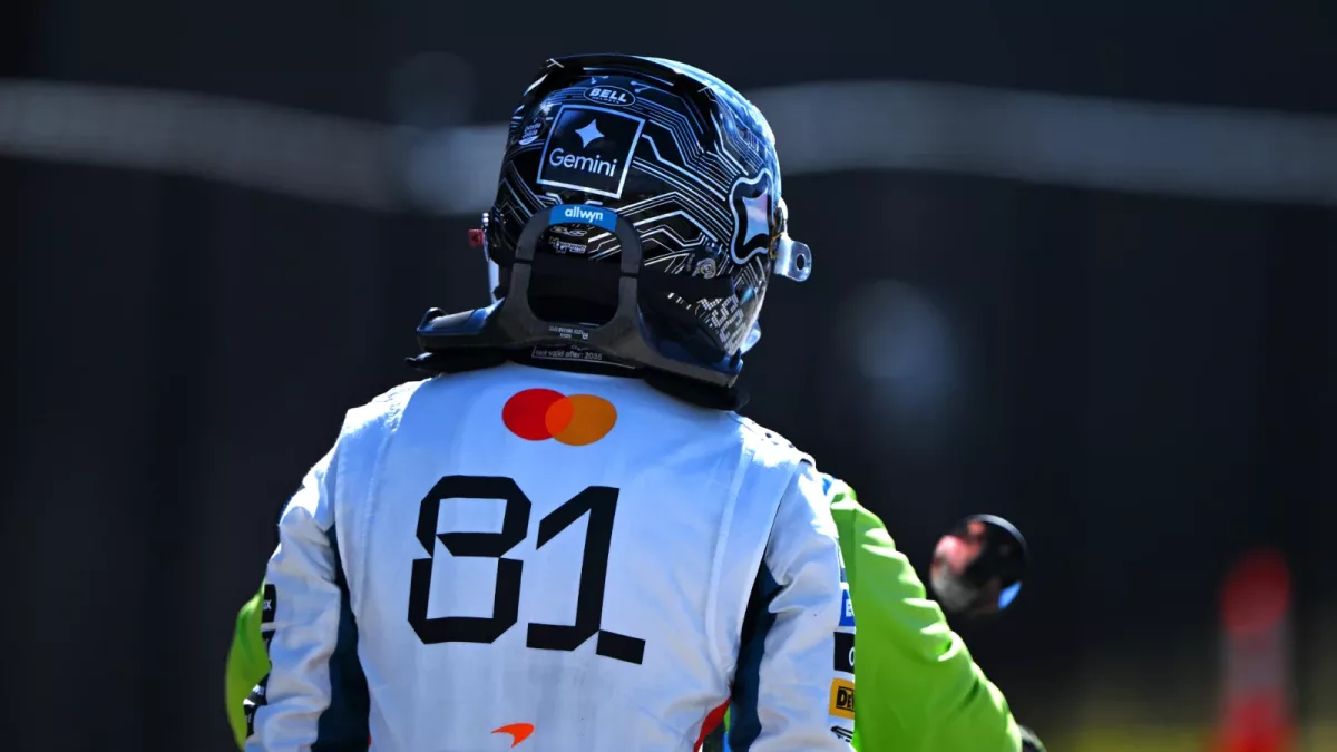 Jenson Button lends advise to Oscar Piastri on how to deal with mounting F1 title pressure