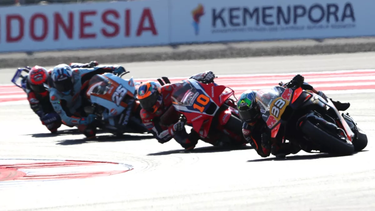A Hard-Fought Battle: How a Clash Between Luca Marini and Raul Fernandez Shattered Their Podium Dreams at the Indonesian MotoGP