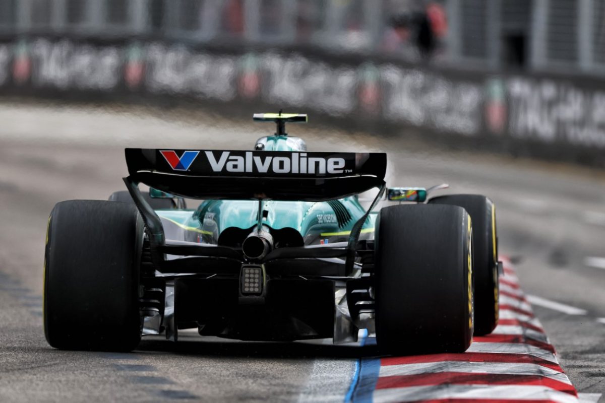 Alonso Dominates the Singapore Track with Blazing Speed