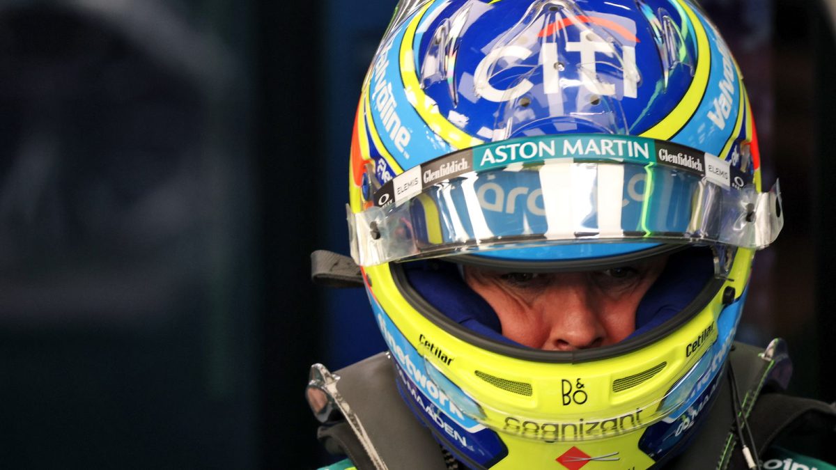 Alonso's Fiery Response: Racing Legend shuts down Critic with Grace at Singapore Grand Prix