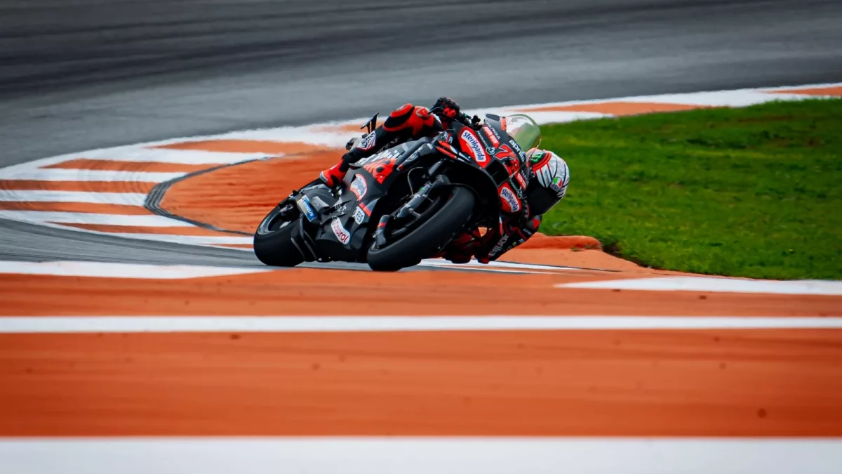 Bezzecchi Triumphs in Thrilling Valencia MotoGP Finale