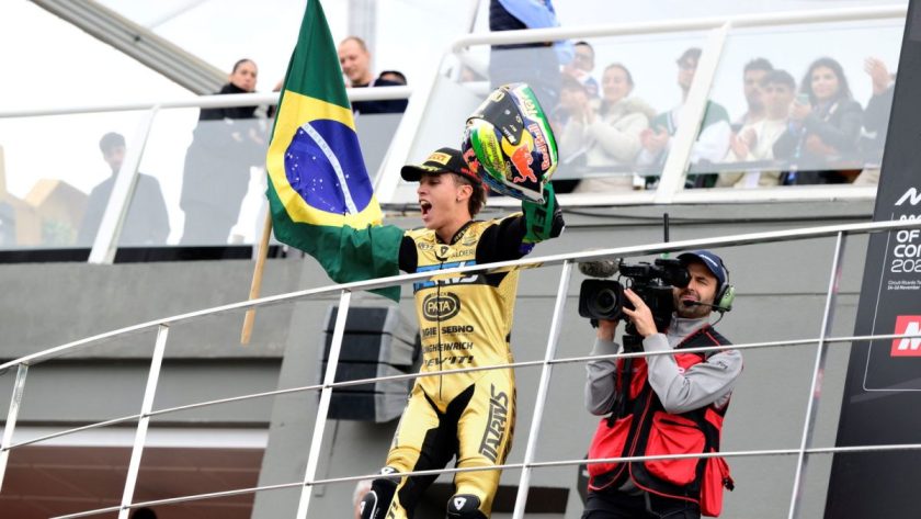 Thrilling Action Unfolds: The 2025 Valencia Moto2 Race Recap