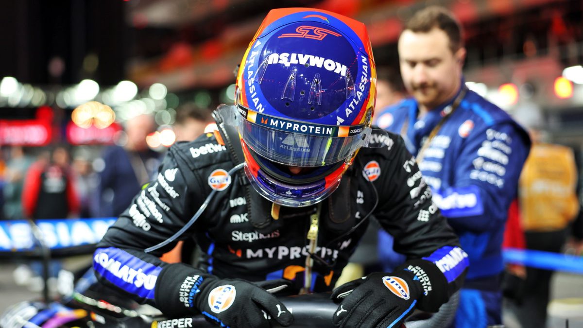 Sensational Showmanship: Carlos Sainz shines at the Las Vegas Grand Prix with Ferrari dazzler