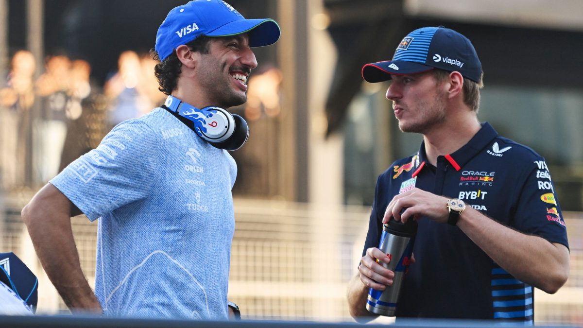 Unprecedented Display of Sportsmanship: Daniel Ricciardo Encourages Max Verstappen to Embrace Old F1 Number