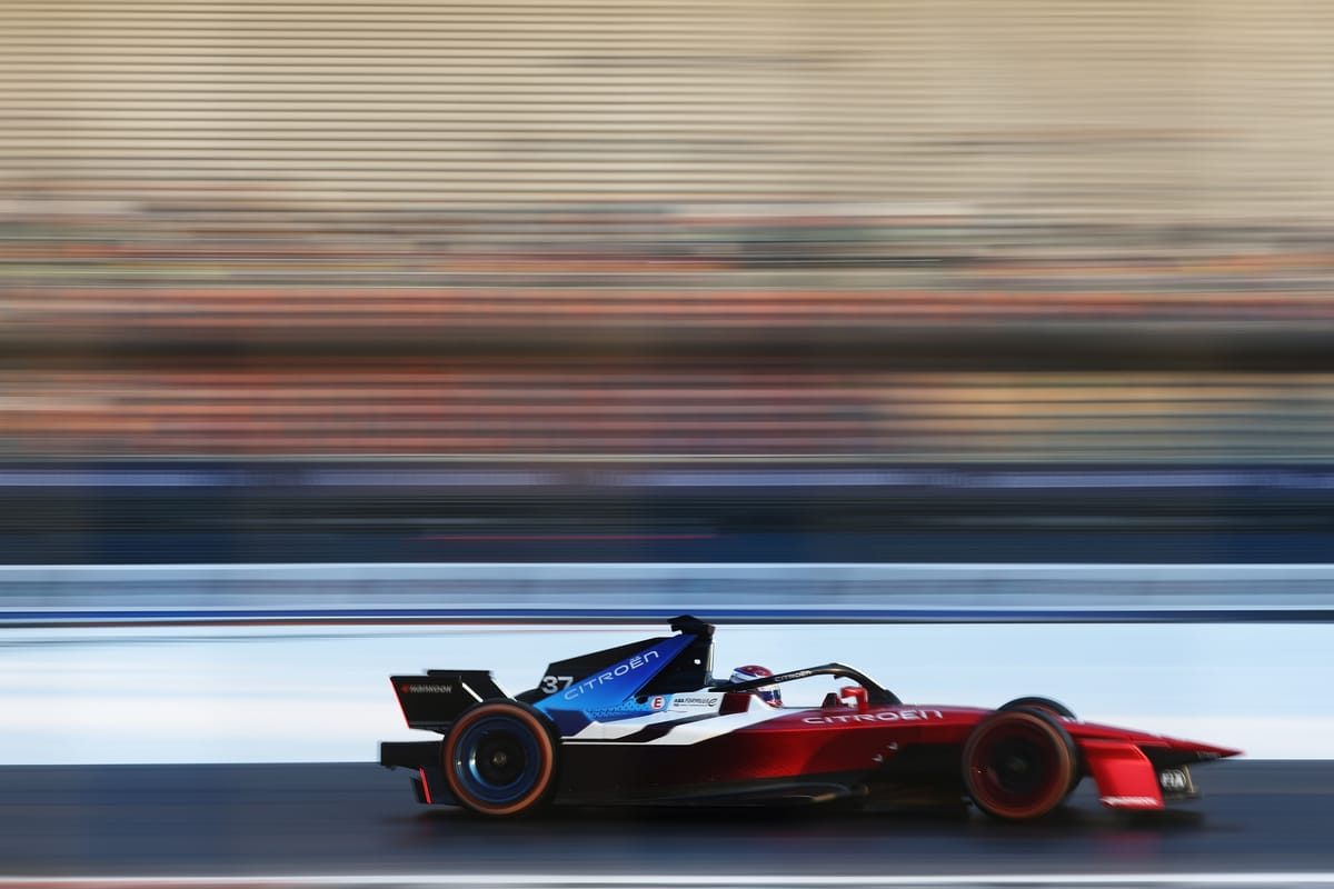 Electrifying Accomplishment: Citroen Celebrates Historic Formula E Victory with Cassidy at the Helm