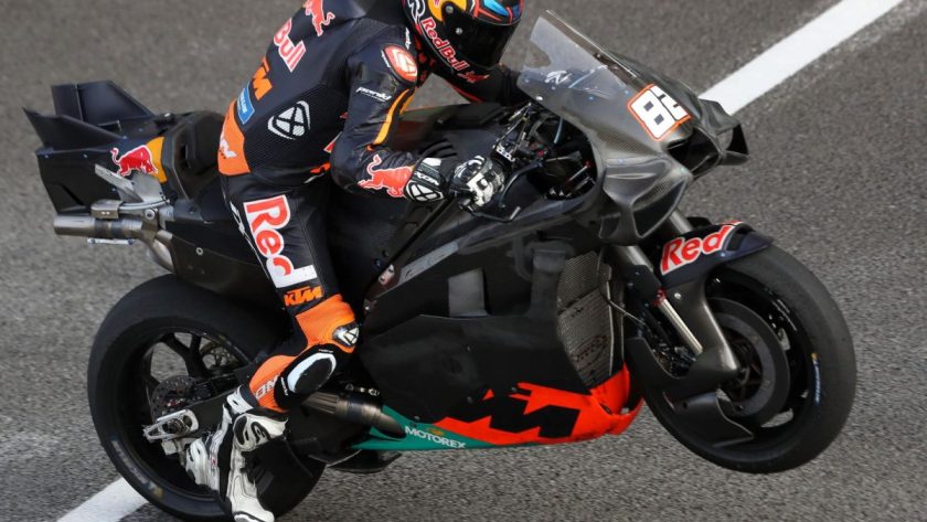 The Power of Innovation: KTM's Mika Kallio Pioneers 850cc Spec Testing at Sepang Shakedown