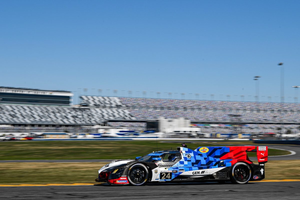 Sheldon van der Linde Dominates Second Daytona Roar Session for BMW