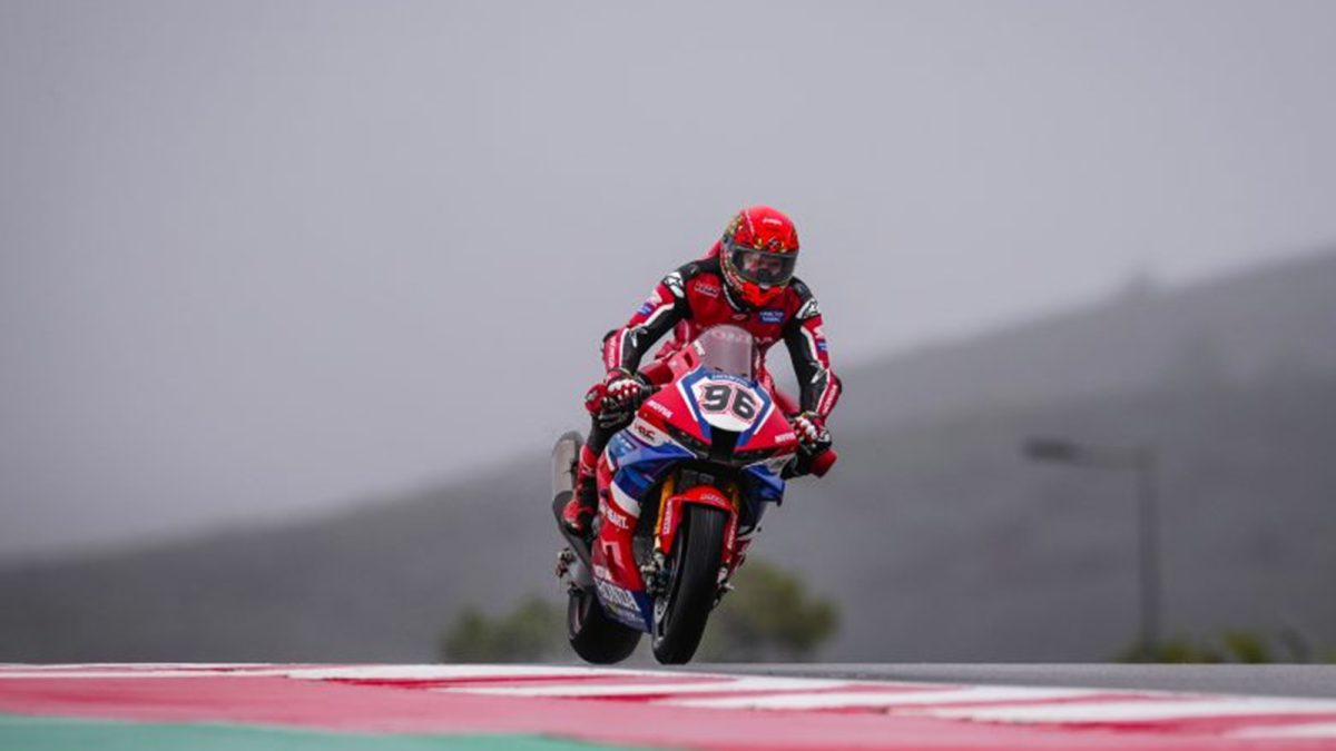 Racing Dedication: Jake Dixon Makes Bold Move to Master the Rain in WorldSBK Testing