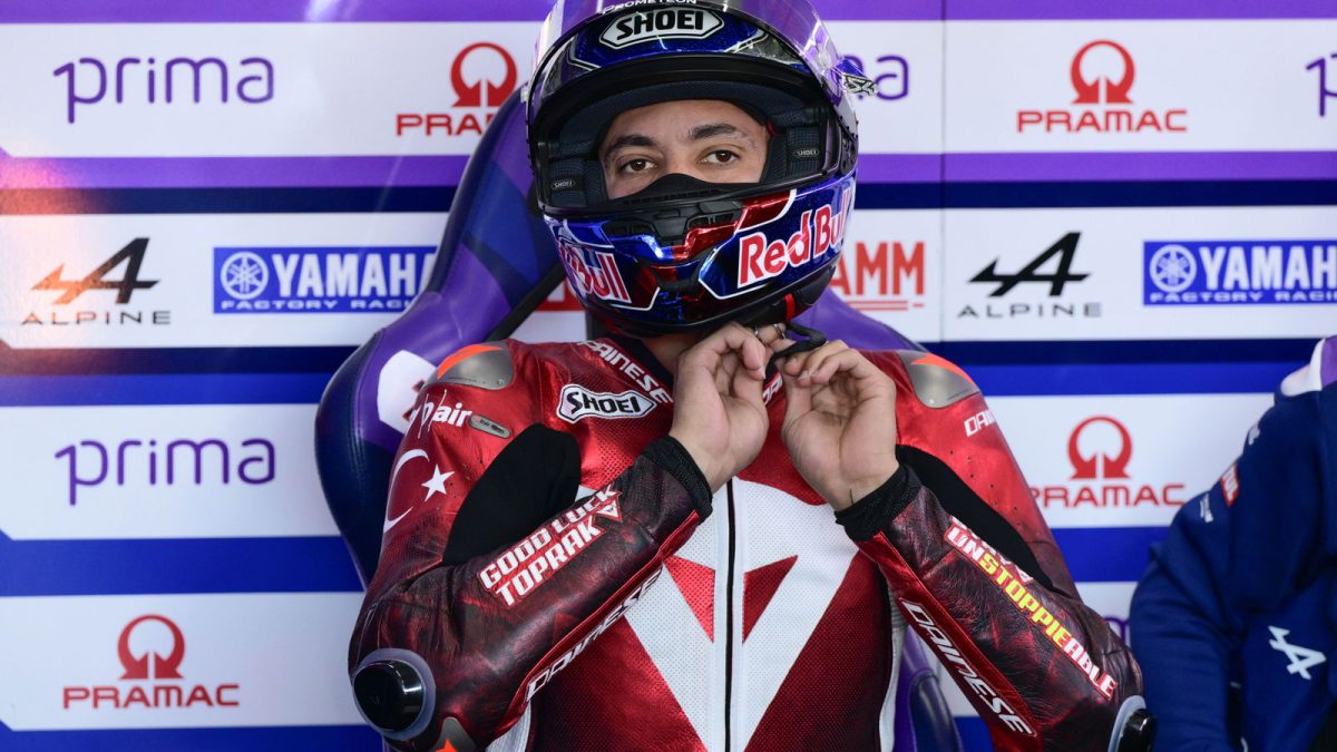 World Superbike star Toprak Razgatlioglu sings on Turkish talent show